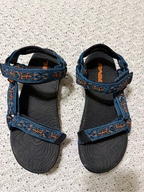 Teva Blue & Orange Strapped Sandals Womens 5